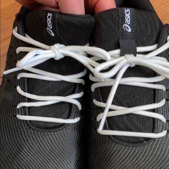 ASICS - Picture 4 of 5